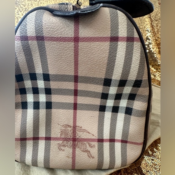 PRE-LOVED Authentic Burberry Vintage Checks Medium Bowling Bag - Picture 12 of 16